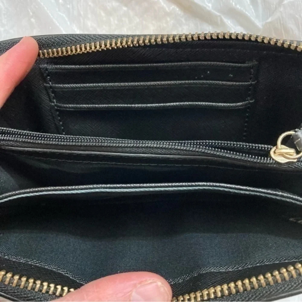 Fossil gray and black wristlet wallet